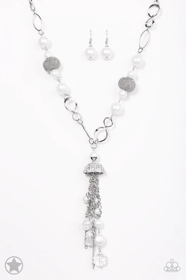 Paparazzi Necklace Blockbuster Designated Diva White Paparazzi Jewelry Necklaces Paparazzi Necklace Blockbuster Designated Diva White Paparazzi Jewelry Necklaces