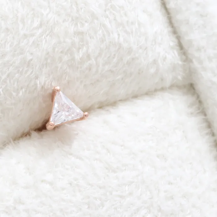 from J Shop Rings Triangle Cut CZ Internally Labret