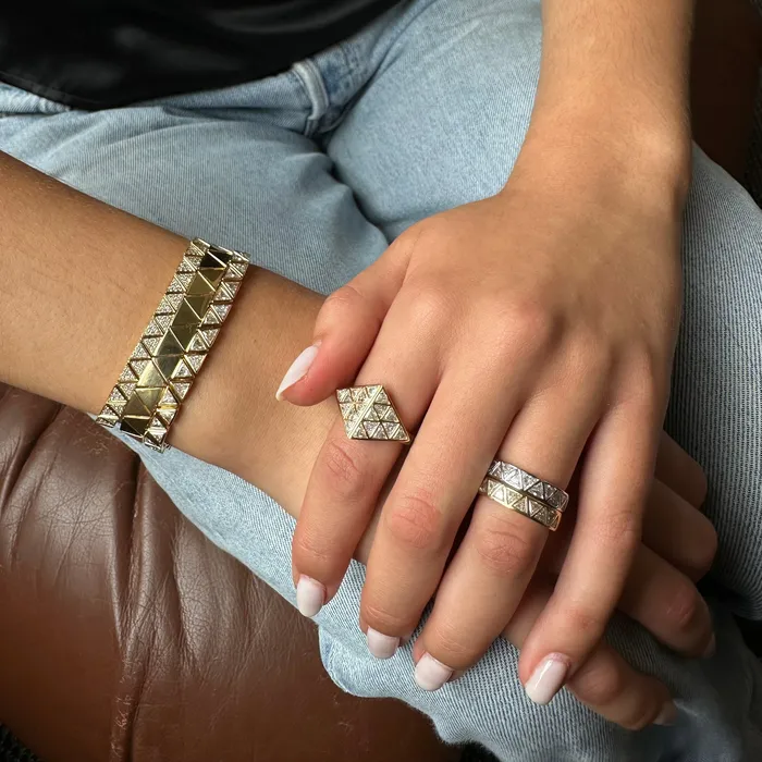 Rings BEZELED TRILLION DIAMOND RING anitako