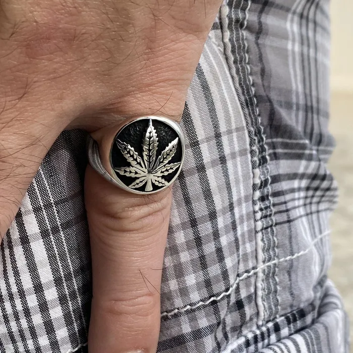 Rings Harlem Real 925 Sterling Silver Black Oxidized Weed Leaf Marijuana Ring Rings Harlem Real 925 Sterling Silver Black Oxidized Weed Leaf Marijuana Ring
