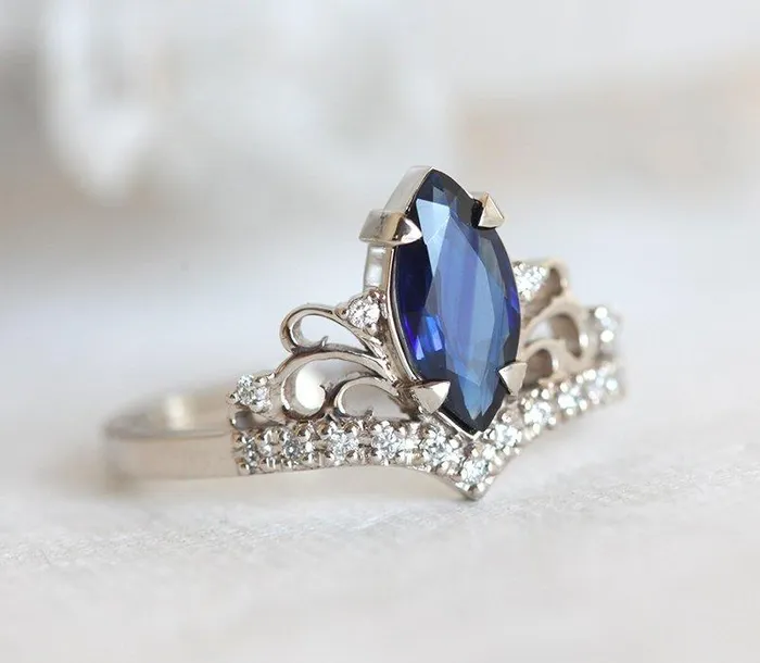 Mariella Blue Sapphire Diamond Ring capucinne Rings