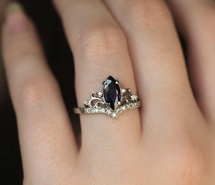 Mariella Blue Sapphire Diamond Ring capucinne Rings