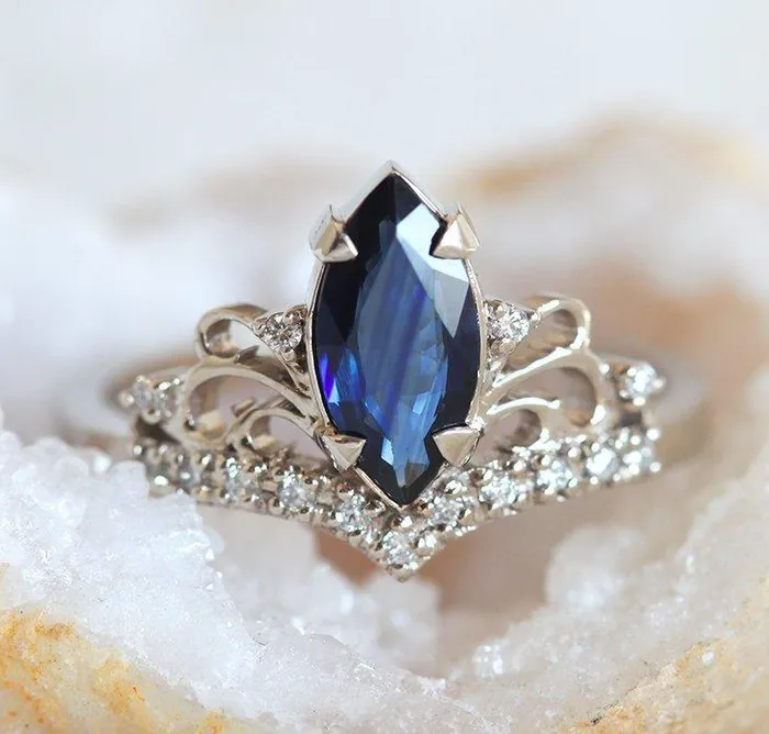 Mariella Blue Sapphire Diamond Ring capucinne Rings