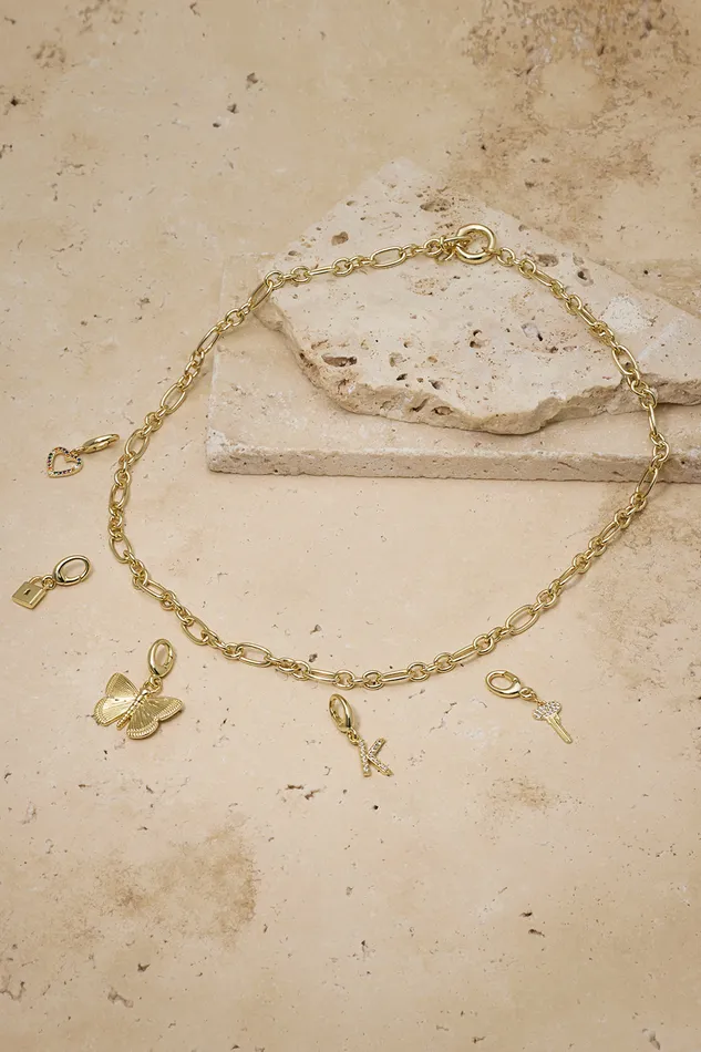 Necklaces Untamed Petals Charm Necklace