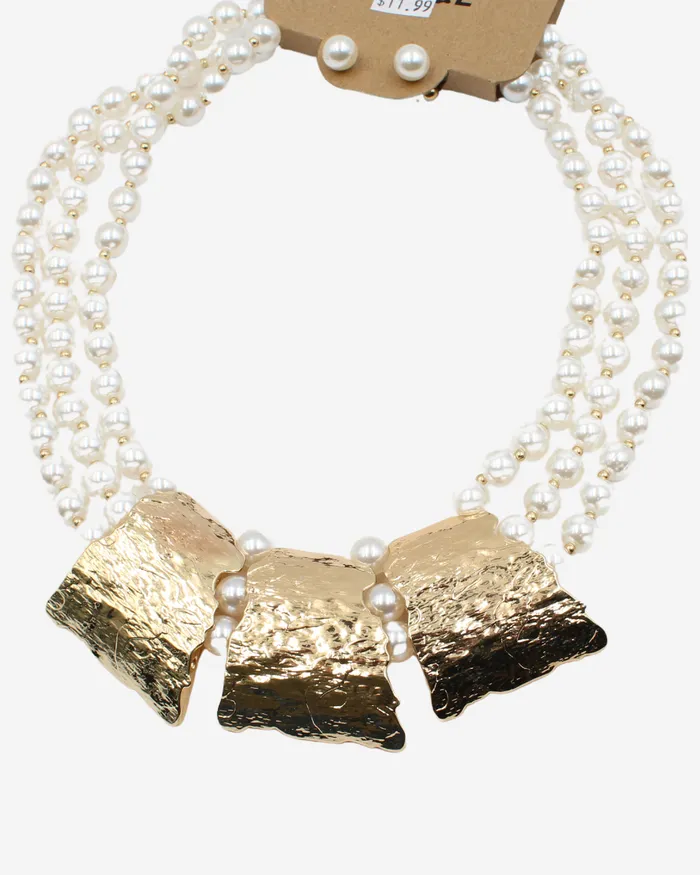 RESTOCKEDNOV2024 Necklaces Pearl Necklace with Gold Metal Pieces RESTOCKEDNOV2024 Necklaces Pearl Necklace with Gold Metal Pieces