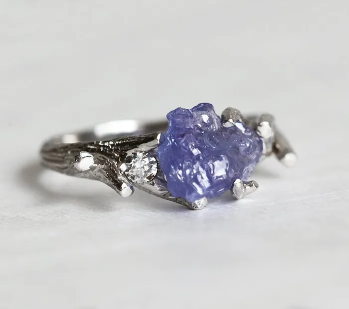 Rings capucinne Stormi Raw Tanzanite Ring