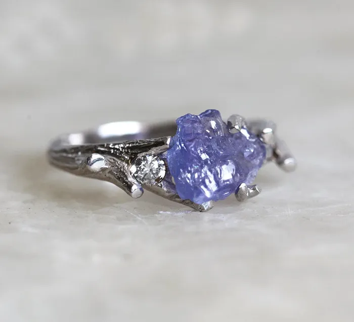 Rings capucinne Stormi Raw Tanzanite Ring