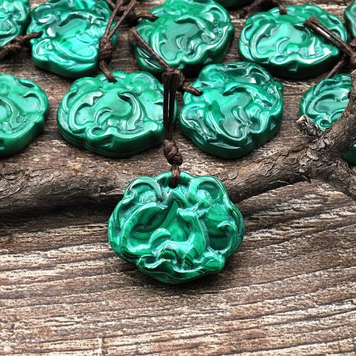 AAA Hand Carved Natural Green Malachite Fox Pendant Bead Drilled Gemstone 3D Animal A1 Intrinsic Trading Necklaces AAA Hand Carved Natural Green Malachite Fox Pendant Bead Drilled Gemstone 3D Animal A1 Intrinsic Trading Necklaces