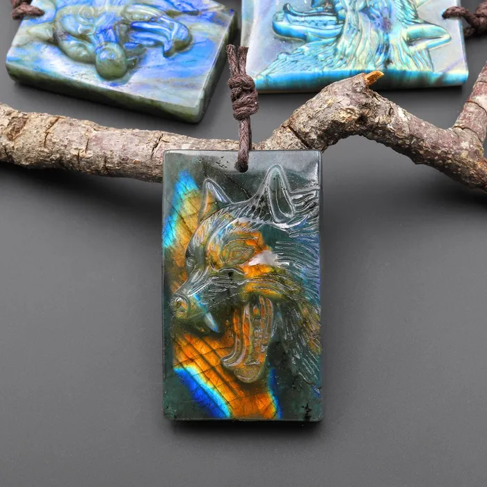Hand Carved Natural Labradorite Growling Wolf Gemstone Pendant Bead A5 Intrinsic Trading Necklaces Hand Carved Natural Labradorite Growling Wolf Gemstone Pendant Bead A5 Intrinsic Trading Necklaces