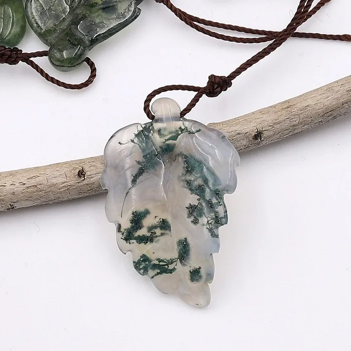 Intrinsic Trading Necklaces Hand Carved Natural Green Moss Agate Leaf Pendant Focal Gemstone Bead