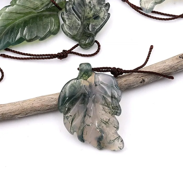 Intrinsic Trading Necklaces Hand Carved Natural Green Moss Agate Leaf Pendant Focal Gemstone Bead