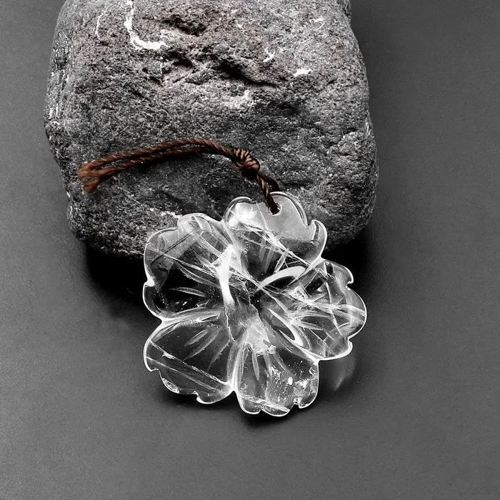 Intrinsic Trading Necklaces Hand Carved Natural Rock Crystal Quartz Flower Pendant Translucent Gemstone Bead Intrinsic Trading Necklaces Hand Carved Natural Rock Crystal Quartz Flower Pendant Translucent Gemstone Bead