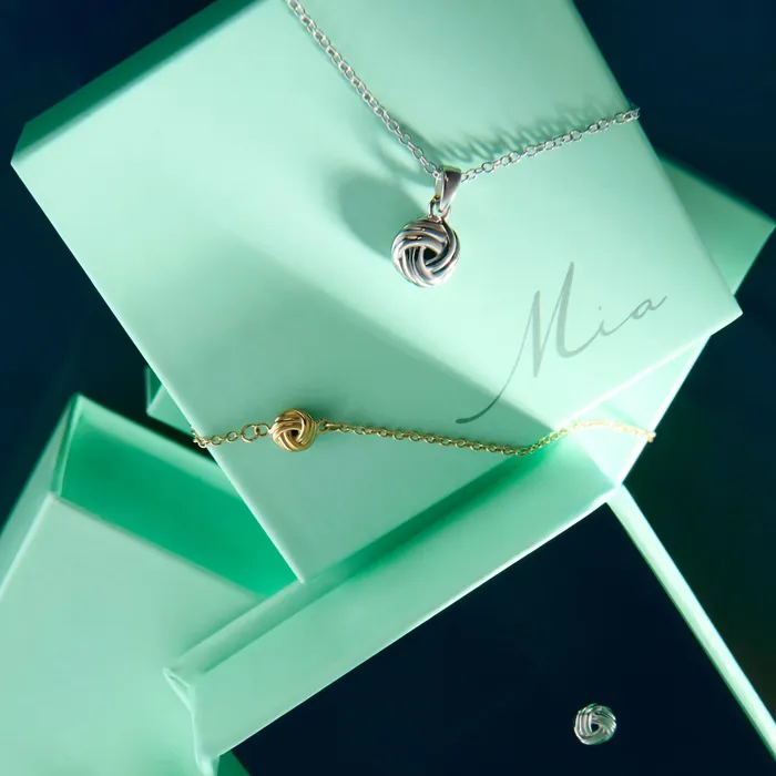 miabijoux Necklaces Lucy Pendant Necklace