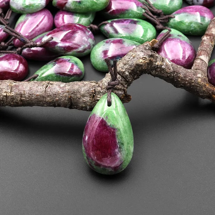 Natural Red Ruby Green Zoisite Pendant Teardrop Gemstone A7 Intrinsic Trading Necklaces Natural Red Ruby Green Zoisite Pendant Teardrop Gemstone A7 Intrinsic Trading Necklaces