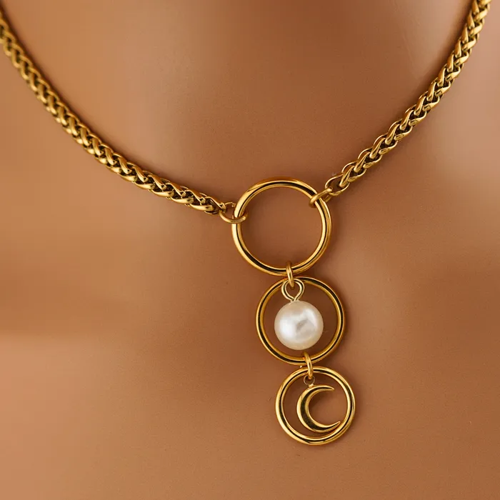 Necklaces Captive Collars Gold Goddess Triple O Ring Pearl and Moon Necklace