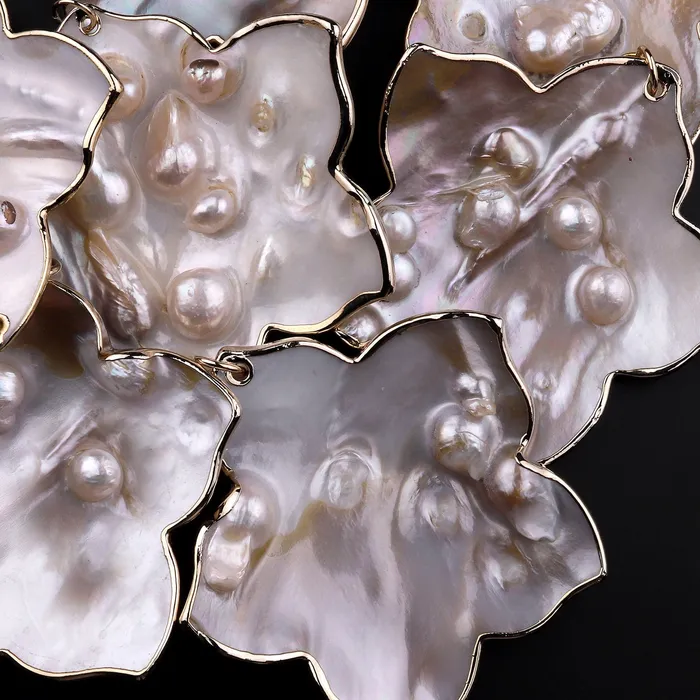 Necklaces Intrinsic Trading Large Natural Mother of Pearl Flower Pendant Super Iridescent Blister Pearl Gold Trim