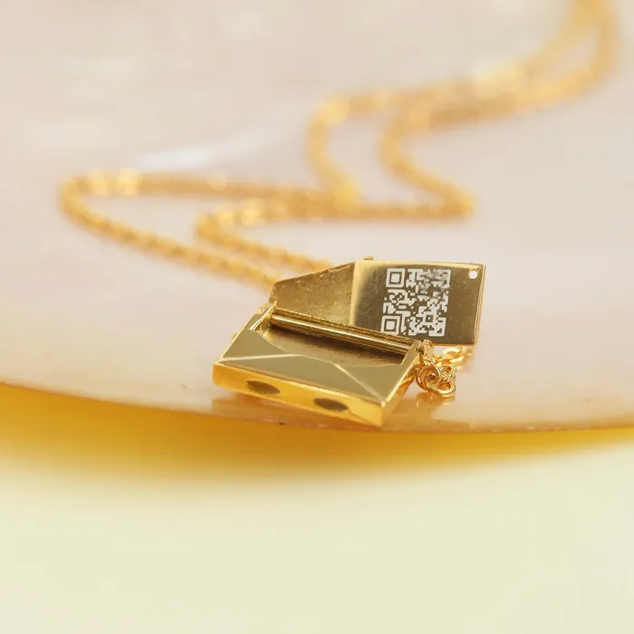 Necklaces LOULOUROSE Soundbyte Petite Love Letter Necklace