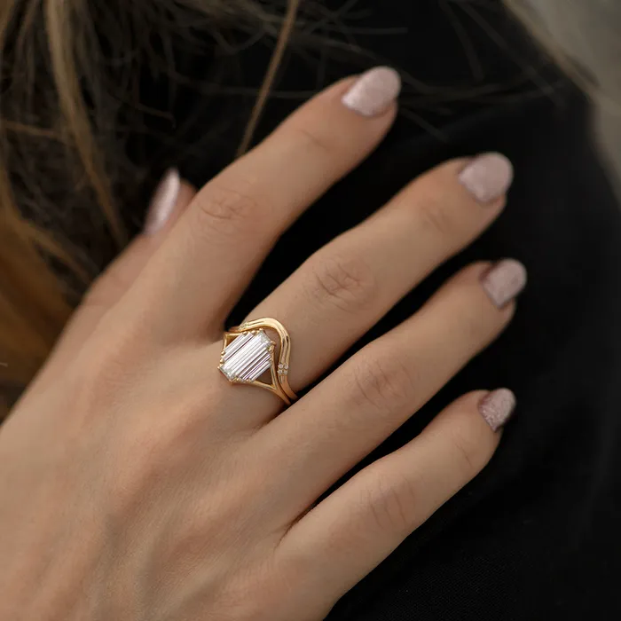 Rings ARTEMER Golden Lasso Wedding Band with Diamond Detailing