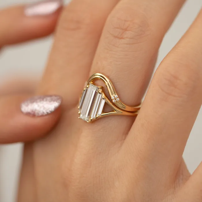 Rings ARTEMER Golden Lasso Wedding Band with Diamond Detailing