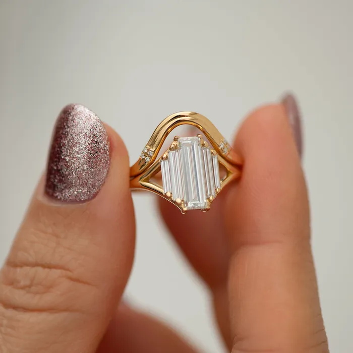 Rings ARTEMER Golden Lasso Wedding Band with Diamond Detailing