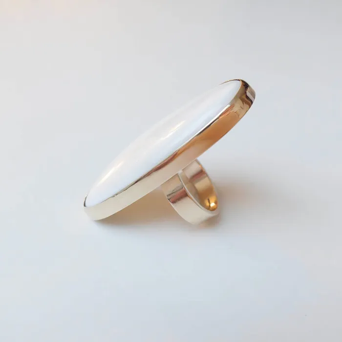 aliceeden Mother of Pearl Large Oval Gemstone Ring Set in 9ct Gold Rings