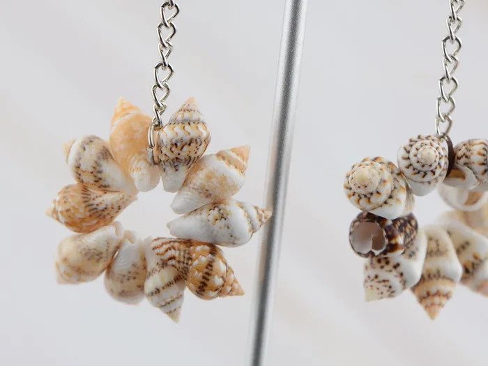 Alilang Earrings Sandy Tan Brown Colored Seashell Sea Shell Flower Design Drop Earrings Alilang Earrings Sandy Tan Brown Colored Seashell Sea Shell Flower Design Drop Earrings