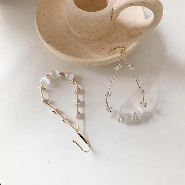 Gold Tear Drop Shaped Earrings Refined by AnnaKaci Earrings Gold Tear Drop Shaped Earrings Refined by AnnaKaci Earrings
