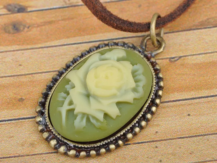 Necklaces Alilang Antique Vintage Suede Green Enamel Rose Oval Pendant Necklace Necklaces Alilang Antique Vintage Suede Green Enamel Rose Oval Pendant Necklace
